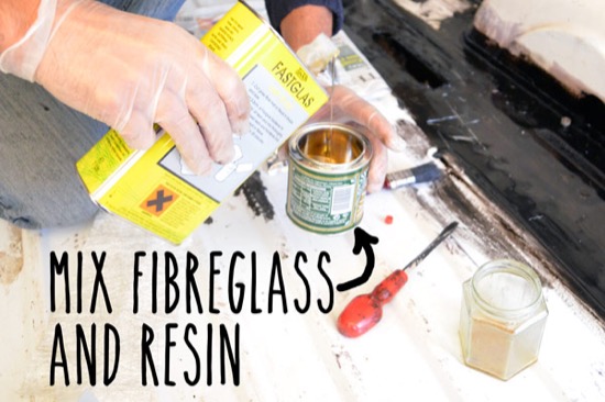 Mixing fibreglass and hardener