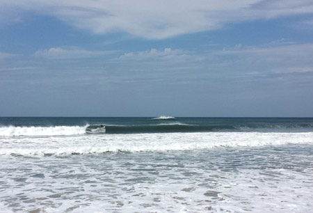 The waves were about 2m although they seemed to break quite fast. The best time seemed to be just after lunch time. We made a pretty special sandwich to mark the occasion and then headed down to the beach.