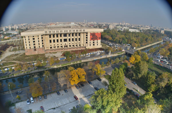 Looking North Eastish. View of the casa radio building (more on this below) and the Dâmboviţa River.