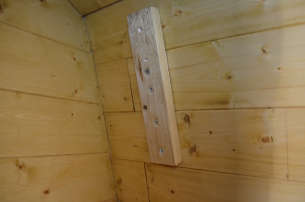 fixing-speakers-to-wall