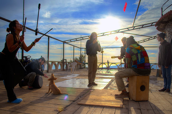 A morning on the terrace. Over there is the sunrise and over there is the sunset. Full 360