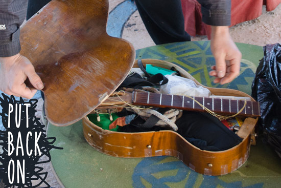 fold-up-travel-guitar-back-on