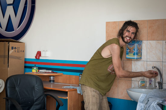 replacing-alternator-wash-hands