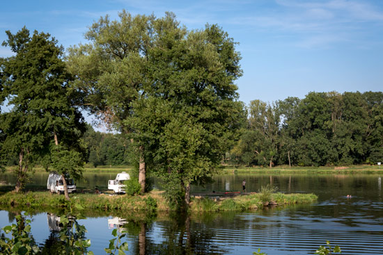vanlife-czech-republic-camping-island