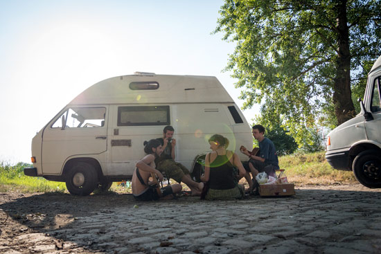 vanlife-czech-republic-camping-music-instruments