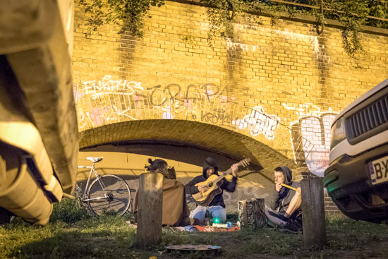 vanlife-czech-republic-camping-neighbours