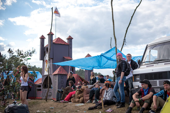 woodstock-poland-2015-camping-castle
