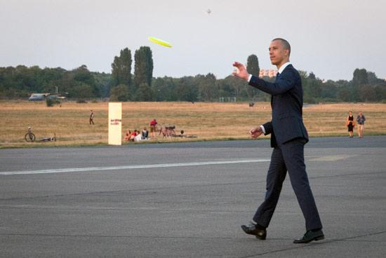 Tempelhof-airport-park-berlin-frisbee
