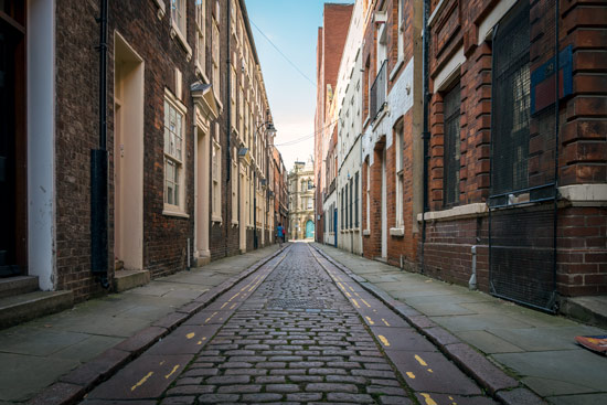 hull-city-of-culture-2017-old-town-street
