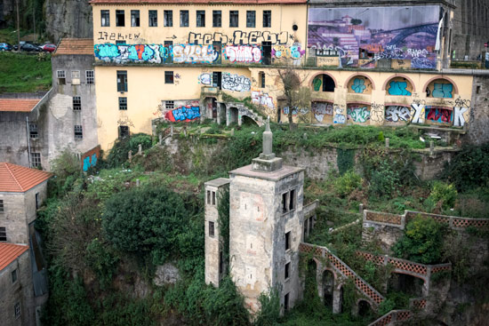 Porto-portugal-by-van-deralict