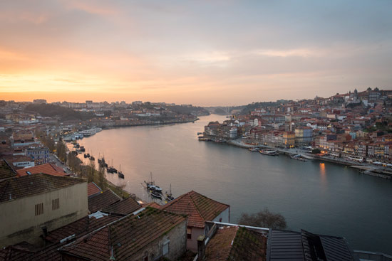 Porto-portugal-by-van-sunset-douro-river