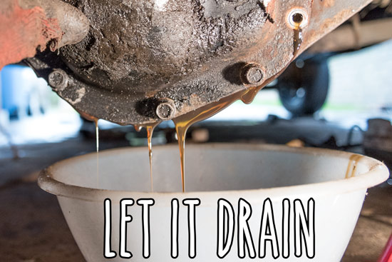 rear-differential-leak-repair-drain-oil