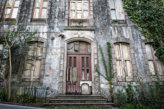 sintra-portugal-abandonded-building