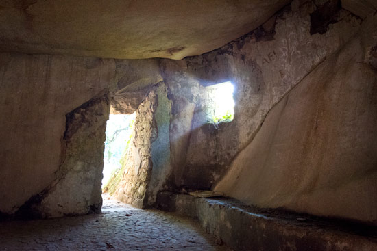 sintra-portugal-cave