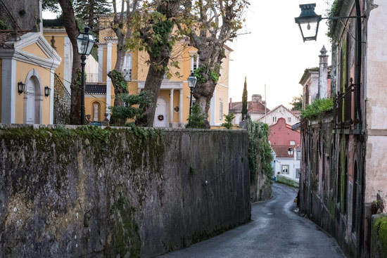sintra-portugal-narrow-road