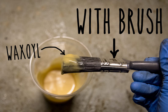 waxoyling-campervan-brush