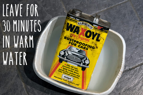 waxoyling-campervan-warm-waxoyl-up