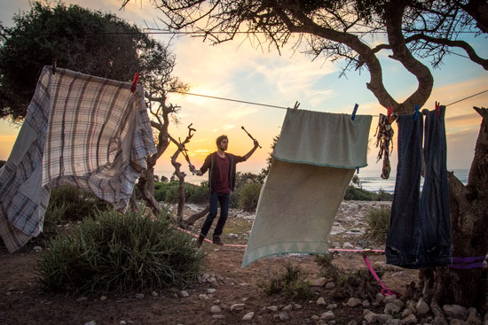 Morocco-by-campervan-sidi-kaouki-slackline