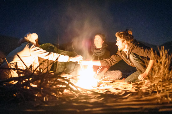 morocco-by-campervan-sahara-desert-tea-fire
