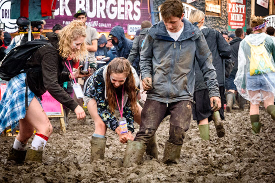 glastonbury-festival-2016-by-campervan-mus-stuck